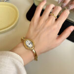 কোডঃ wL106gw; Bracelet oval shape watch